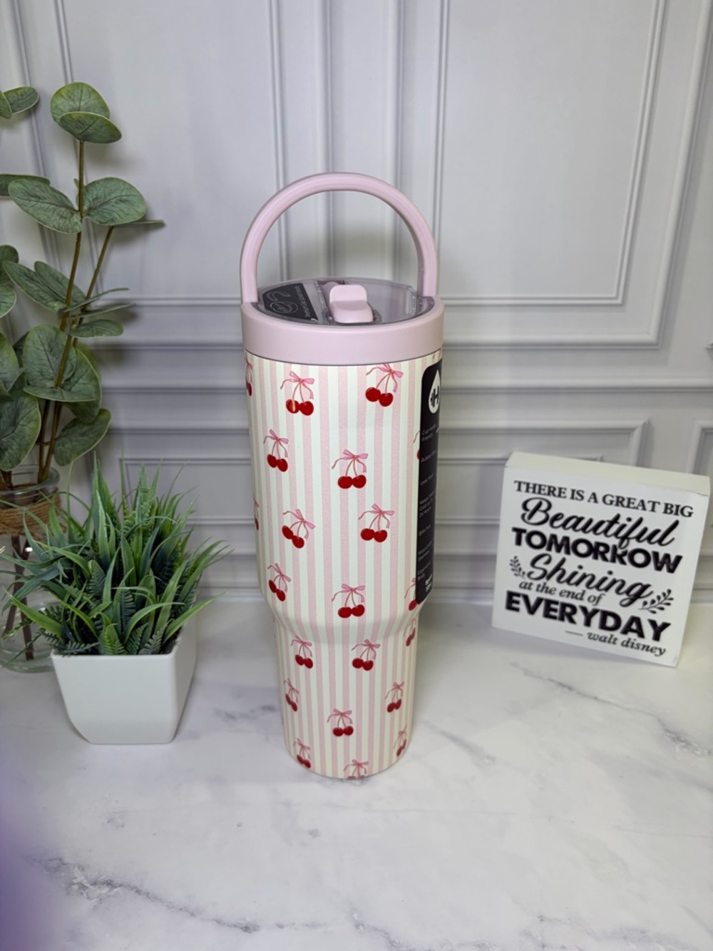 HydroJug Sweet Cherry 32oz Sport BNWT